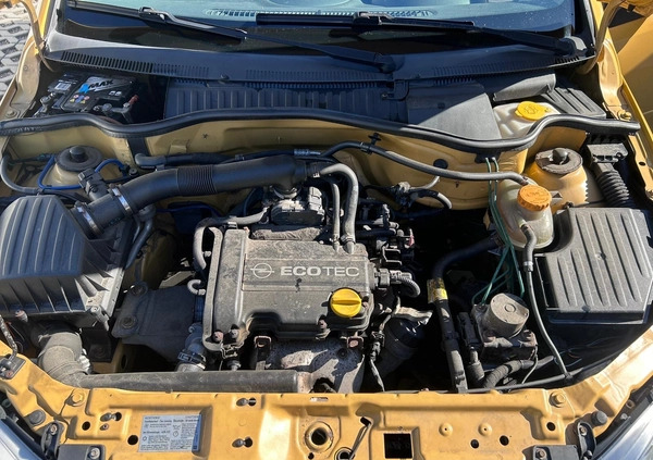 Opel Corsa cena 2900 przebieg: 206000, rok produkcji 2006 z Biała małe 79